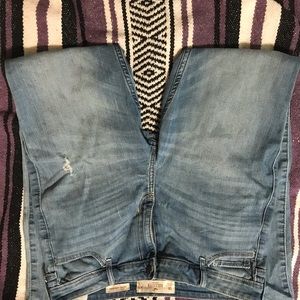 Hollister ripped jeans size 13 reg